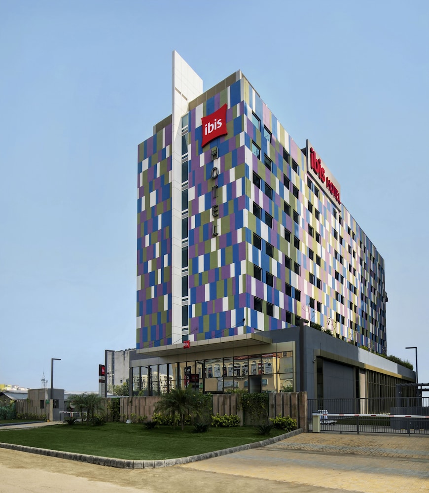 Ibis Kolkata Rajarhat 3/76