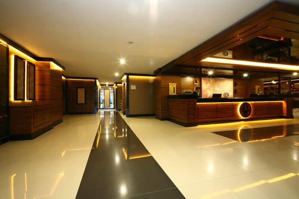 Grand Cali Hotel 5/50