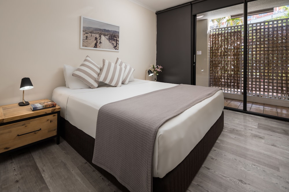 Rydges Esplanade Resort 15/68