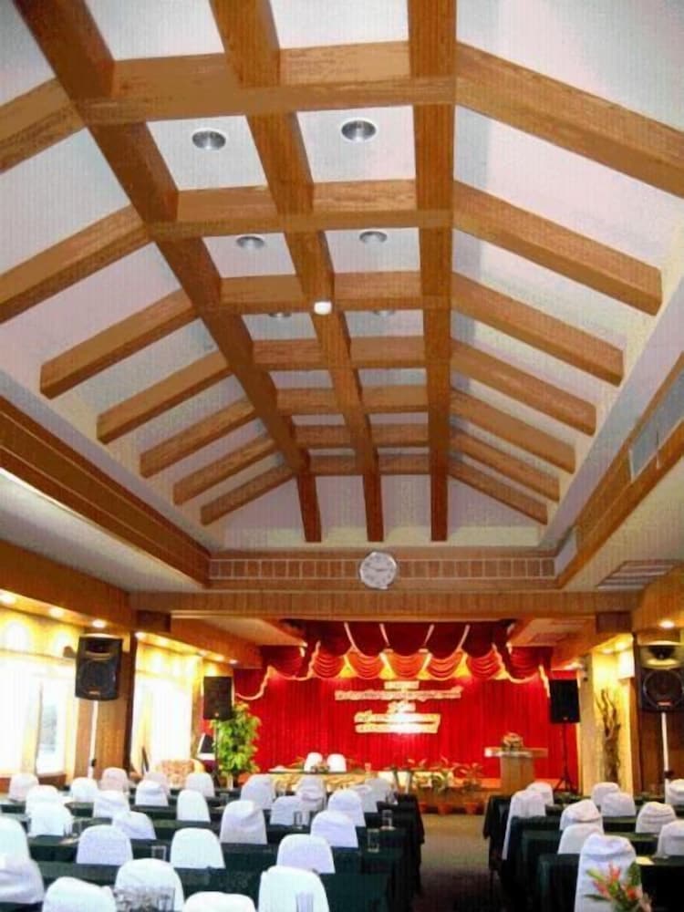 Raya Grand Hotel 6/37