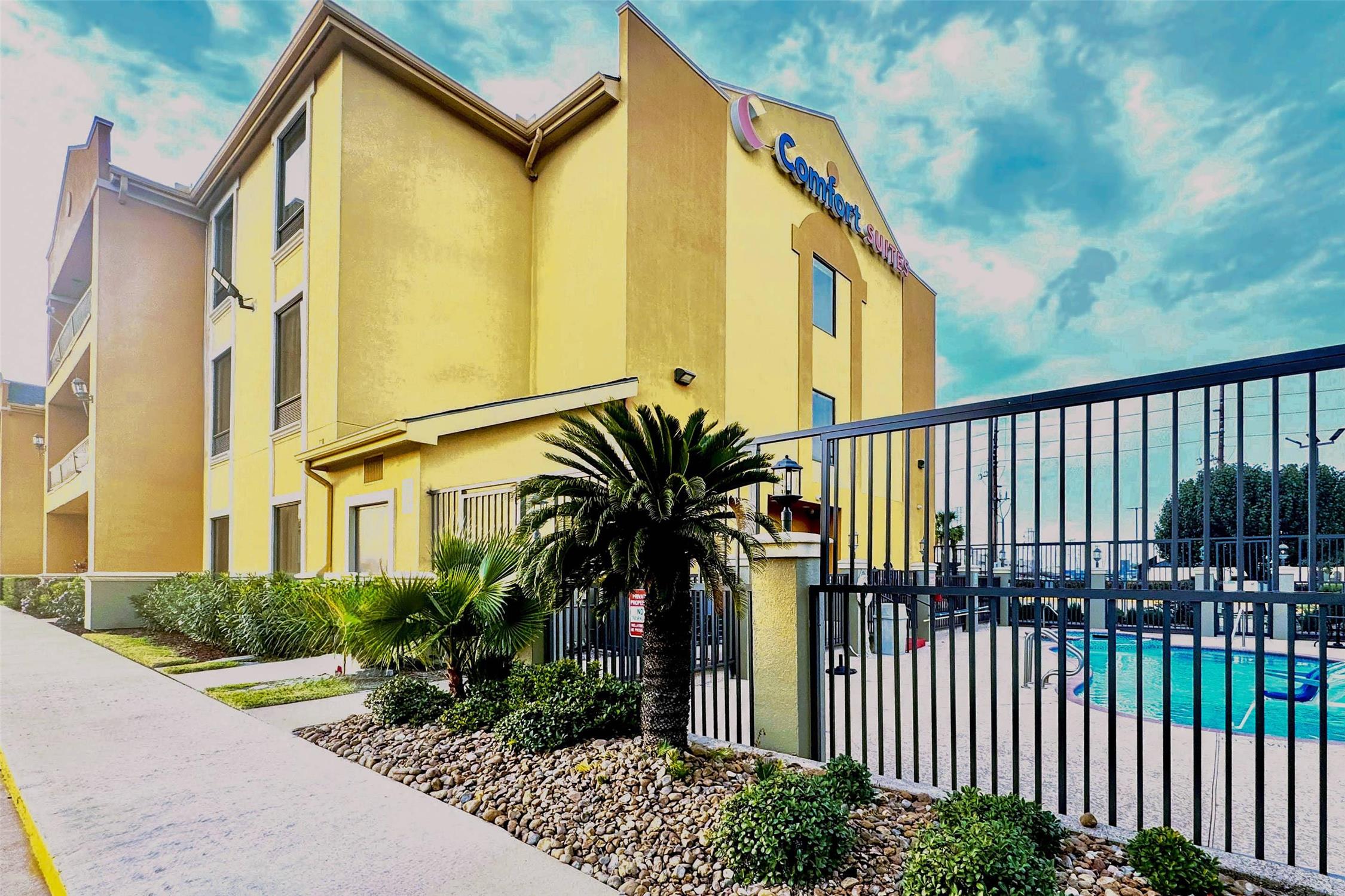 Comfort Suites Westchase Houston Energy Corridor 7/54