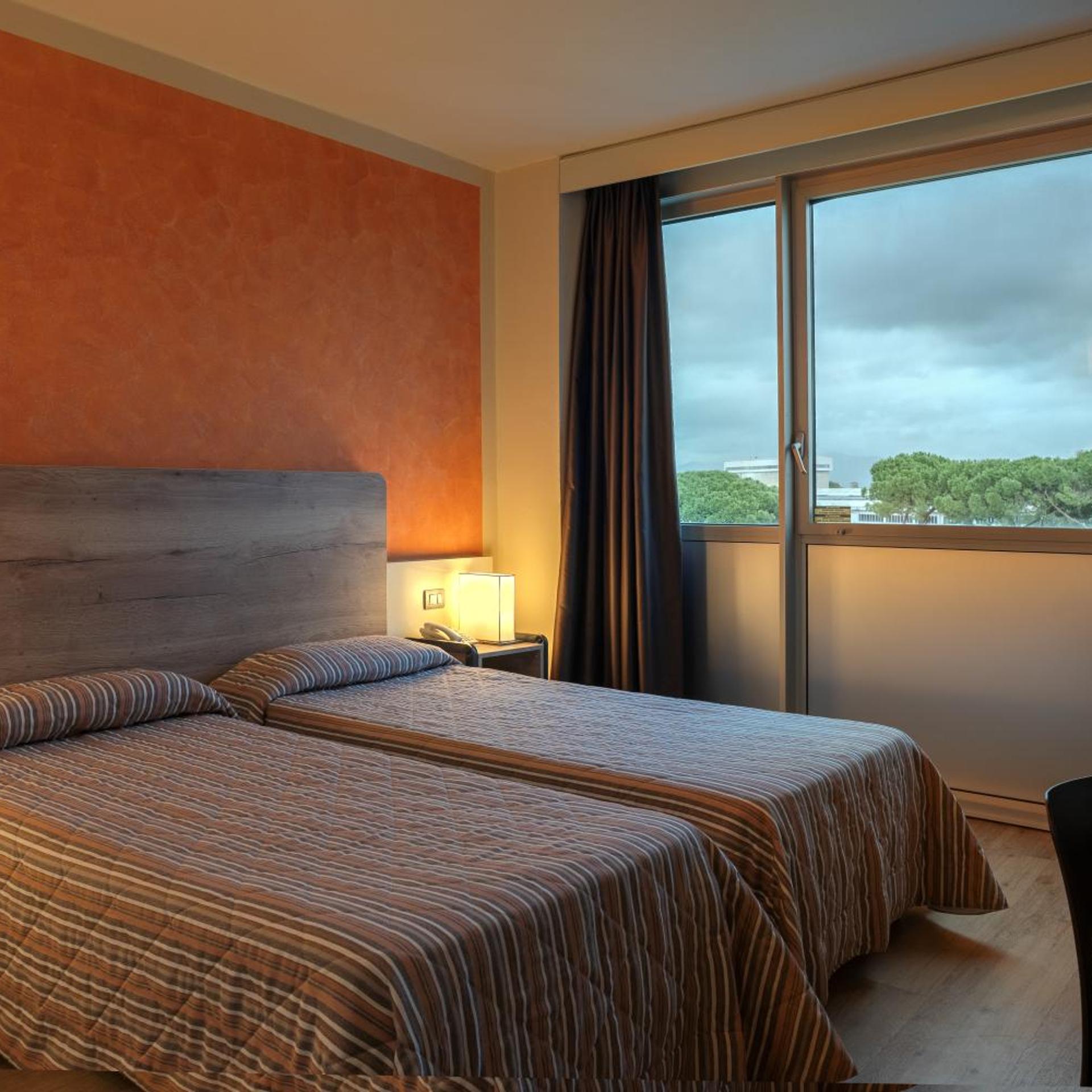 STANDARD, TWIN BEDS
