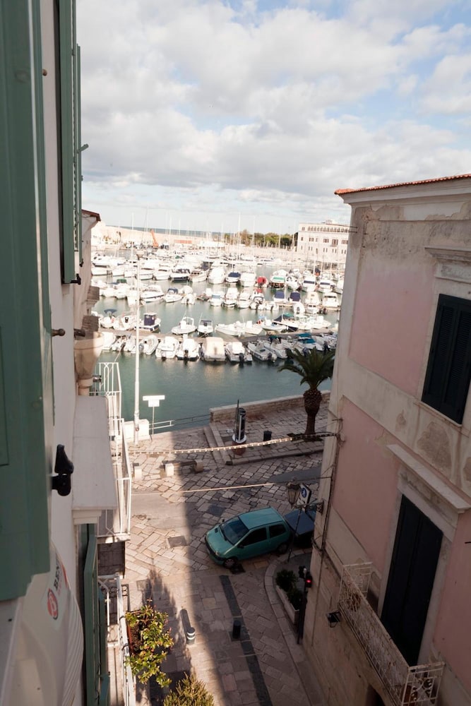 Suite Home Trani 47/50