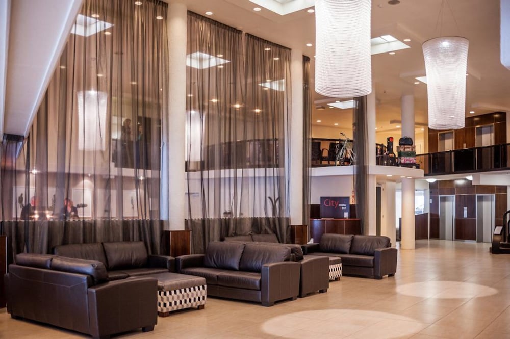 West Plaza Hotel 22/34