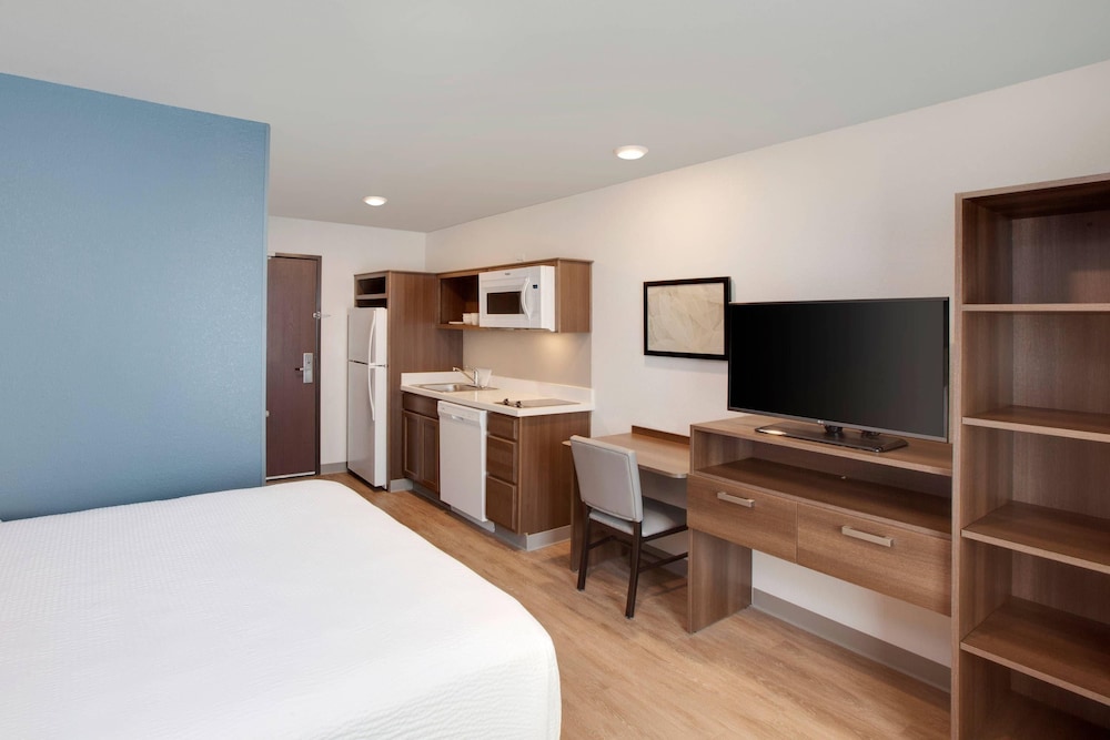 WoodSpring Suites Houston Northwest 14/27