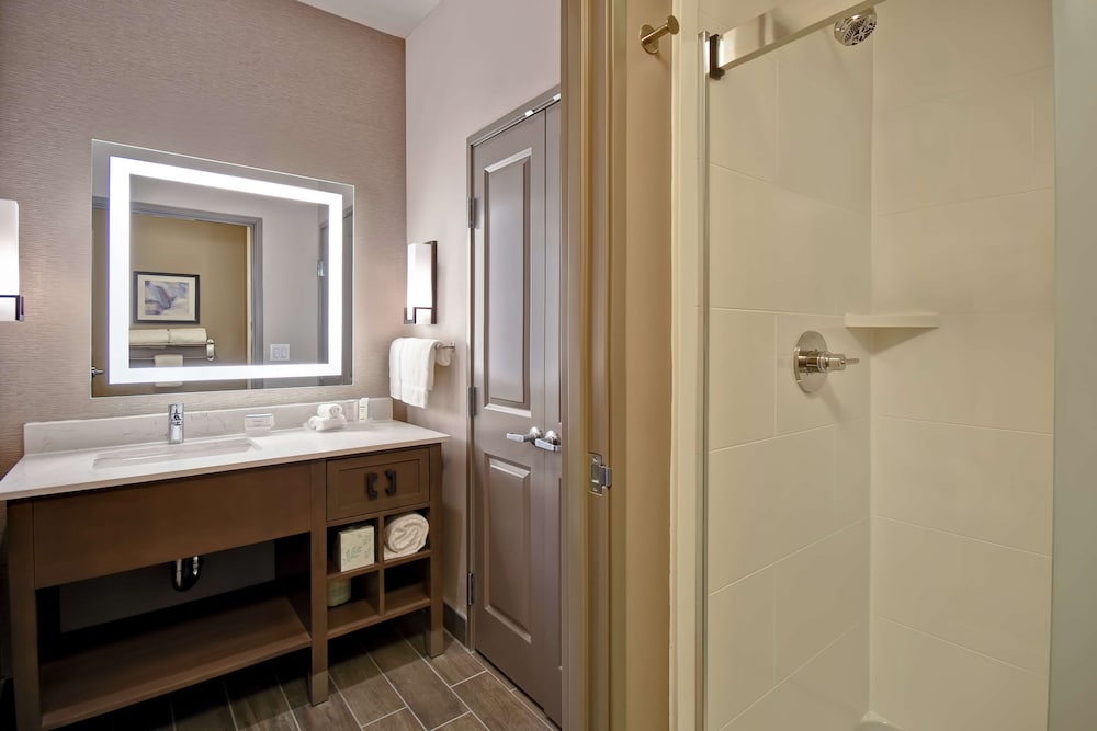 Homewood Suites By Hilton Orange New Haven 12/51