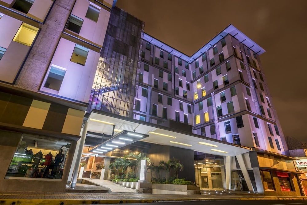 Urban Green Hotel & Suites 1/52