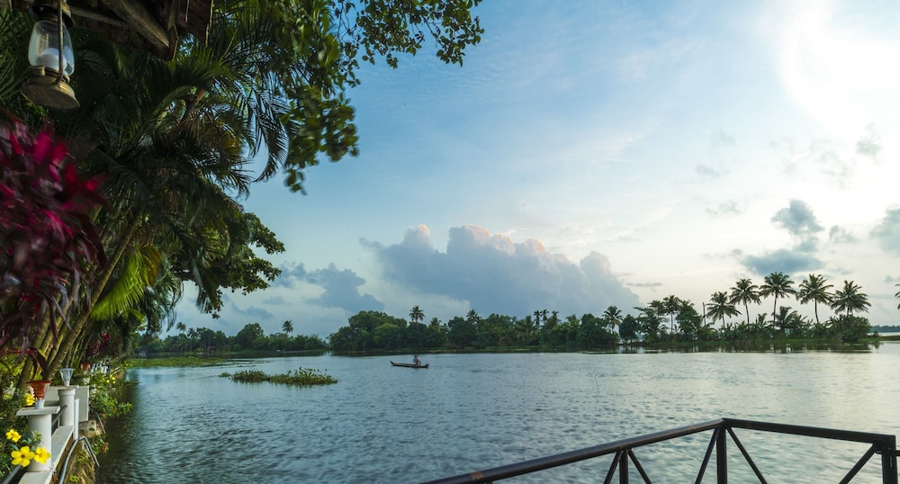 Lake Haven Island Resorts 14/34