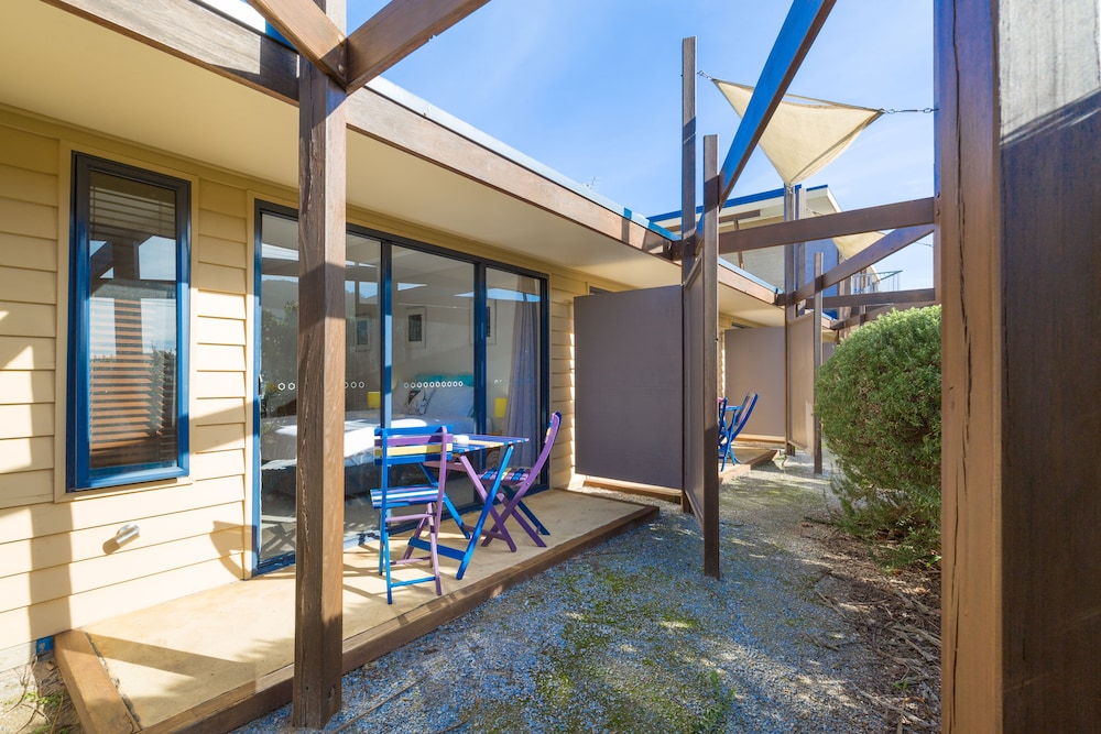 Sandpiper Motel 28/50