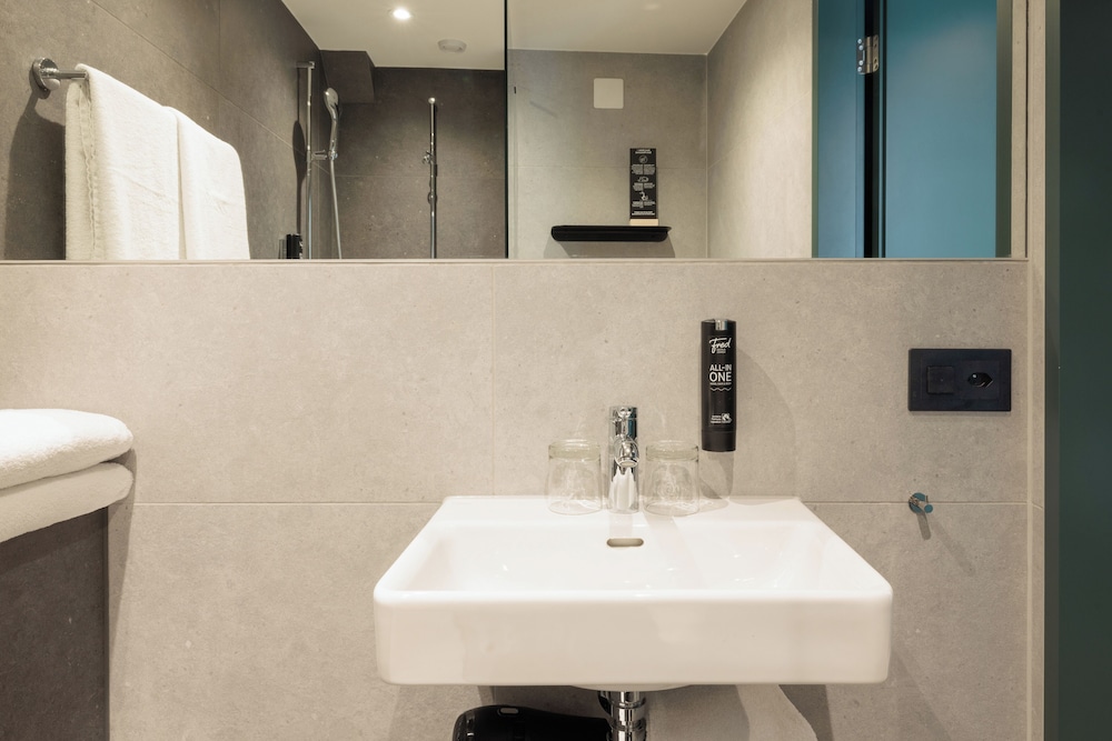 Fred Hotel Leonhardstrasse - Self Check-in 65/67