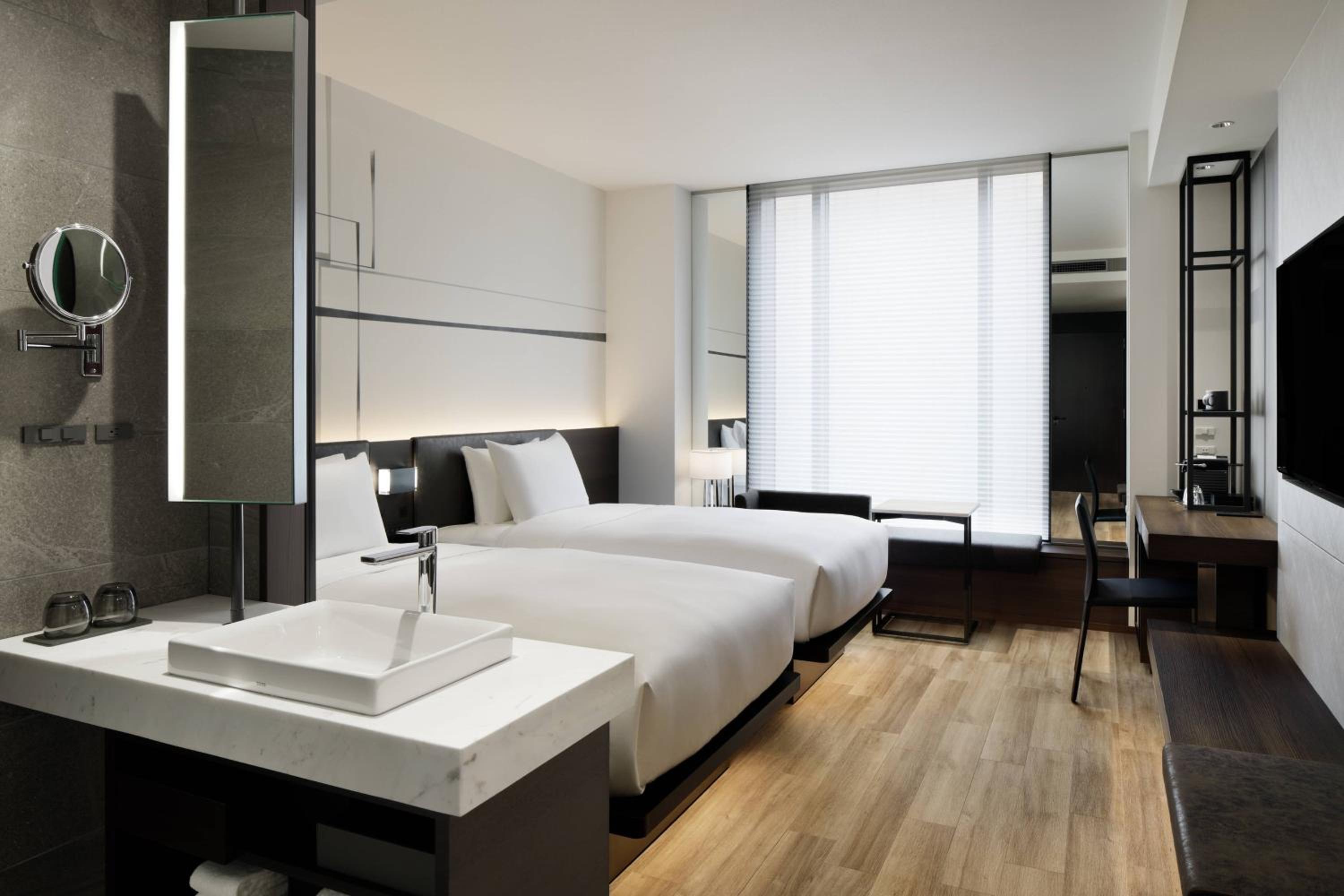 Prime, Guest Room, Superior, Twin Beds, Large, High Floor