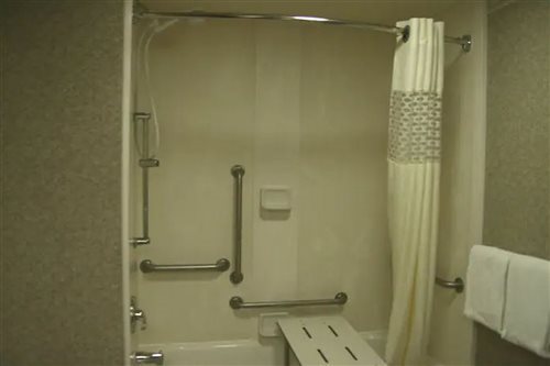 Room, Queen Bed, Bathtub, Accessible, Hampton Inn Stroudsburg Poconos 2/2