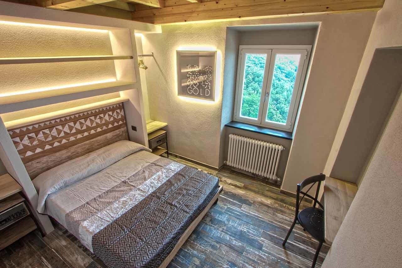 ROOM, DOUBLE BED, EXTERNAL BATHROOM
