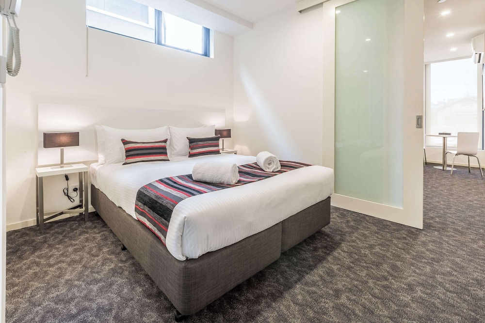 Comfort Apartments Box Hill 24/49