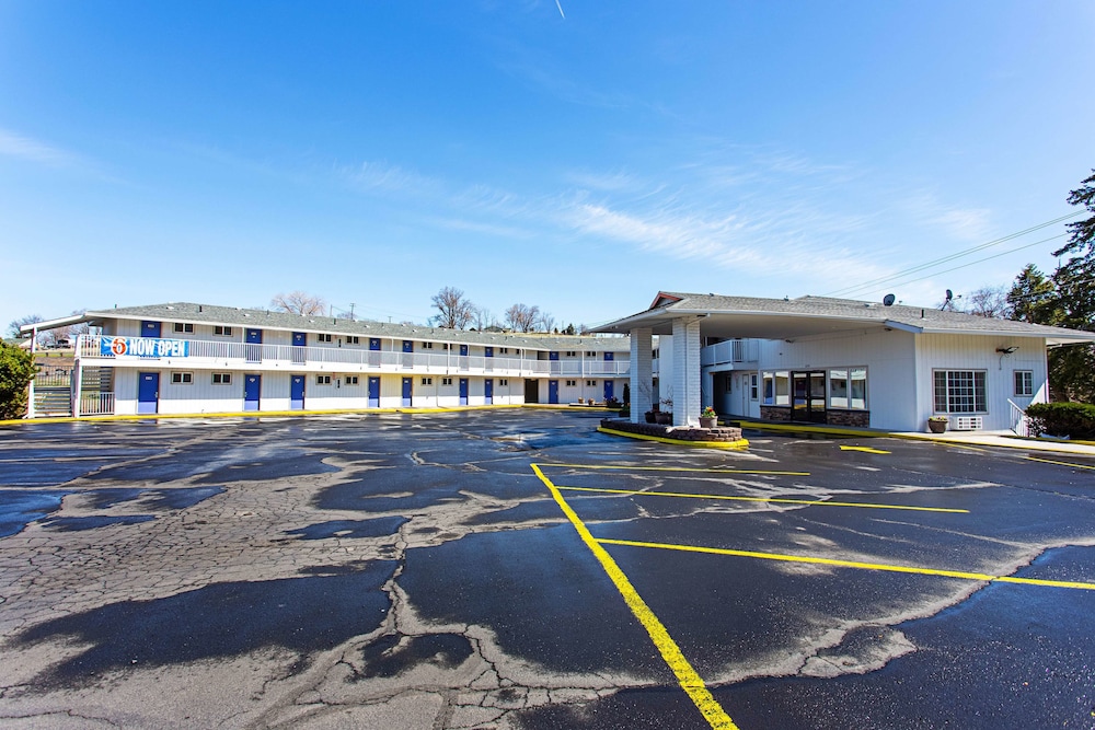 Motel6 Pendleton, OR - West in PENDLETON - OR