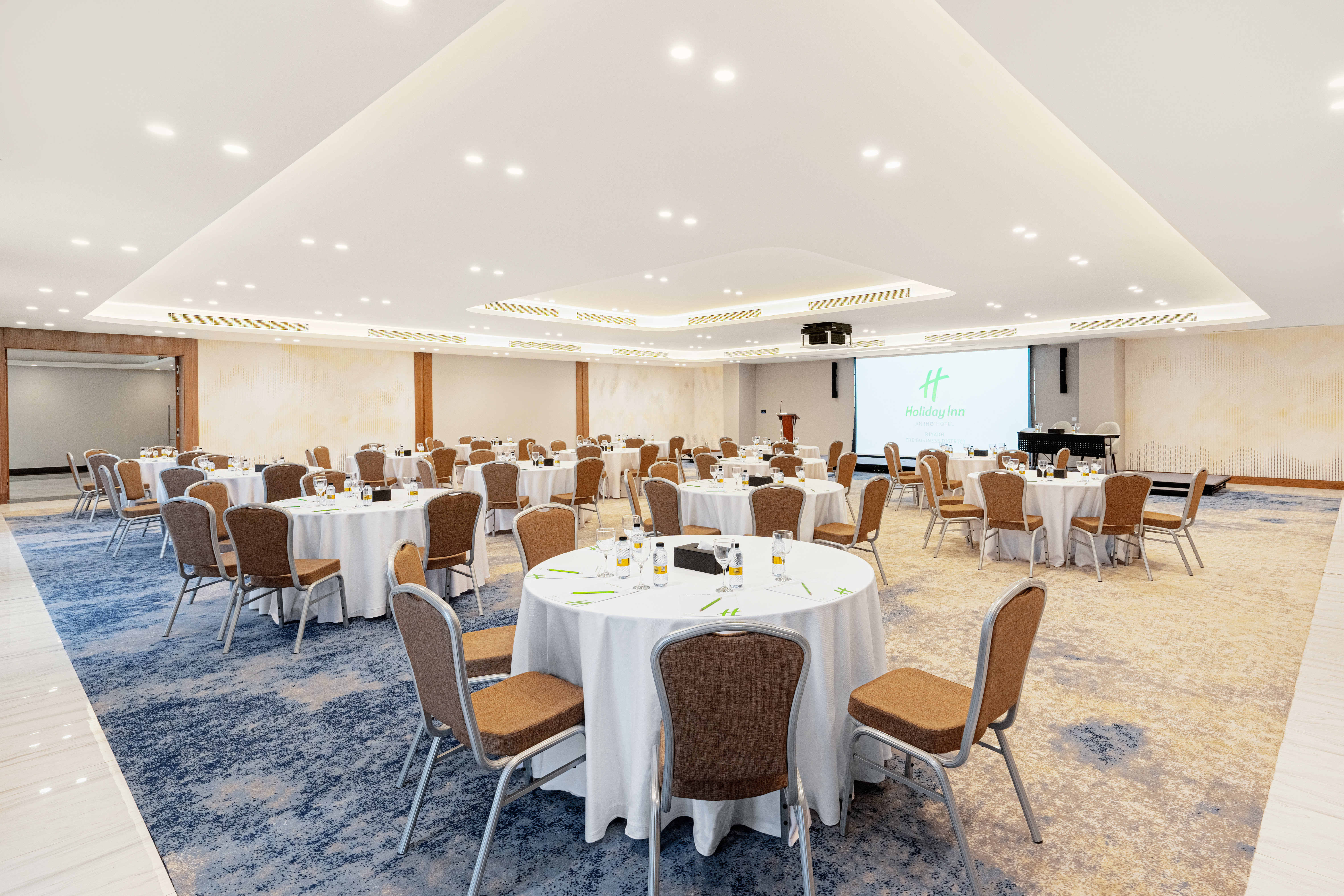 هوليداي إن الرياض منطقة الأعمال(Holiday Inn Riyadh The Business District) 39/50