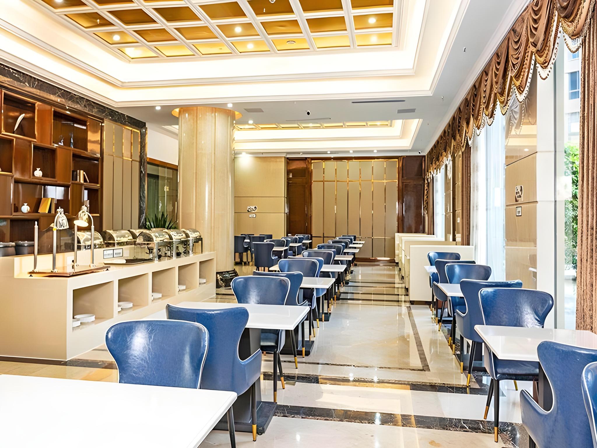 Vienna International Hotel (Loudi Stadium) 33/40