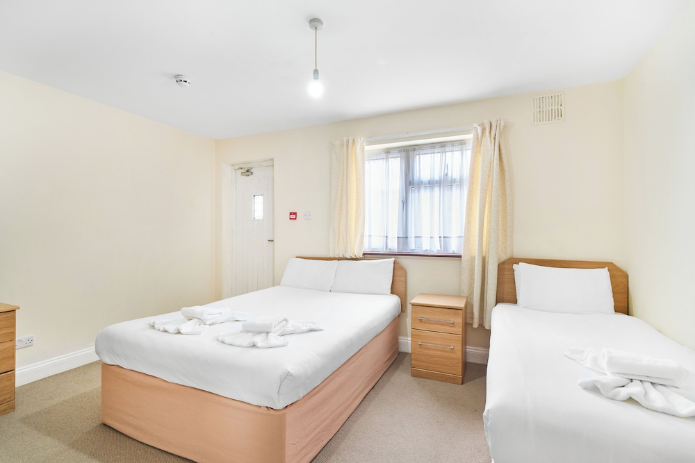 Woodlands Lodge Ilford 6/50