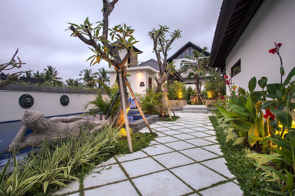 Solo Villas And Retreat 65/74