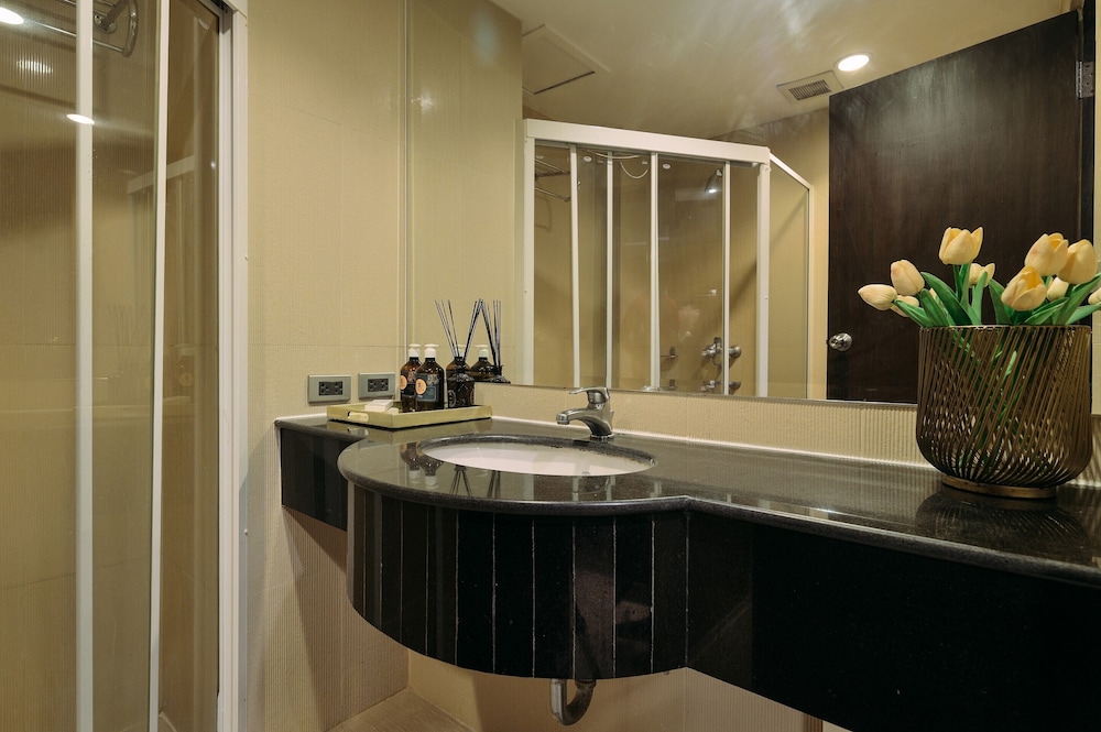 De Lux Bangkok Hotel 52/52