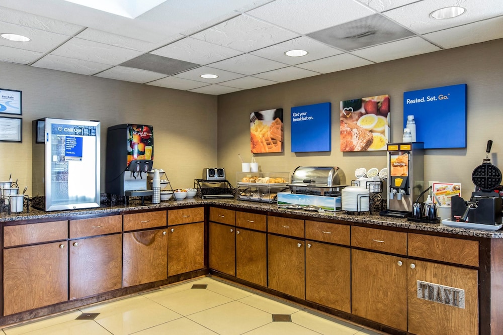 Comfort Inn and Suites Thomson 9/36