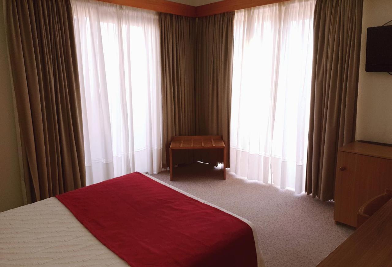 Hotel Luso Brasileiro 4/16