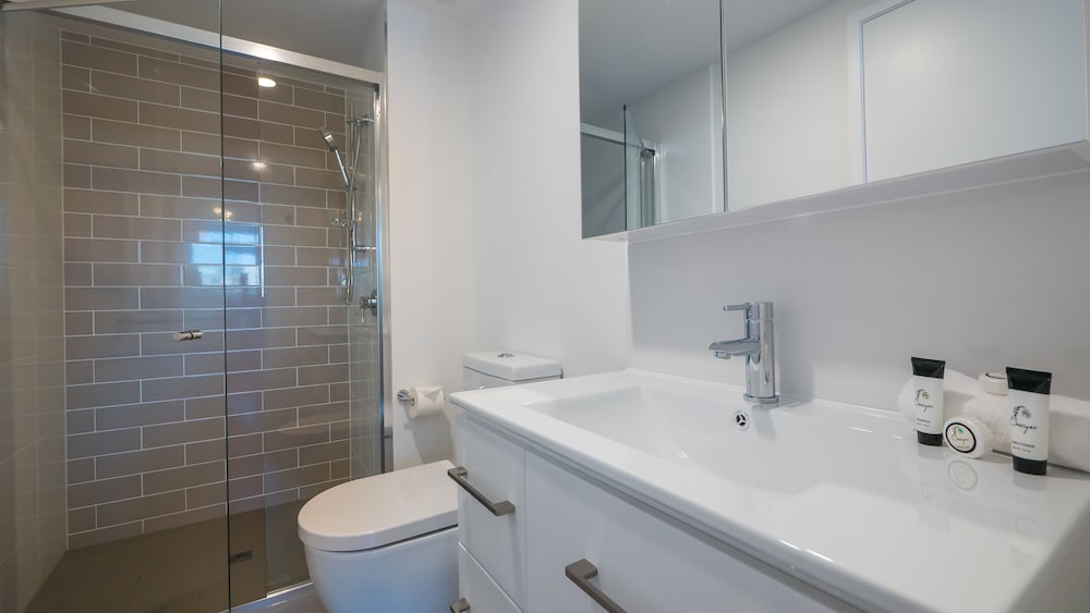 Annexe Apartments 24/28