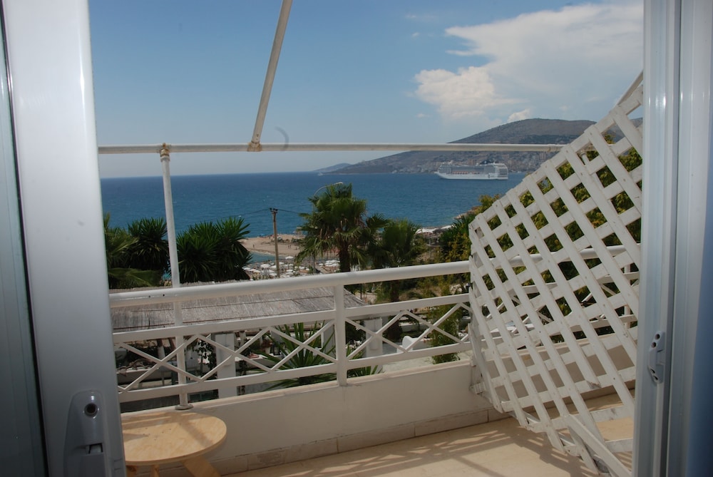 Hotel Saranda 3/79