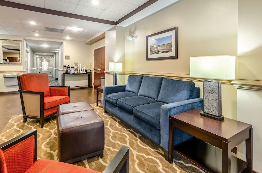Comfort Inn & Suites Christiansburg I-81 26/36