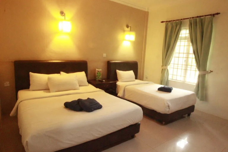 Motel, Triple, Double Bed