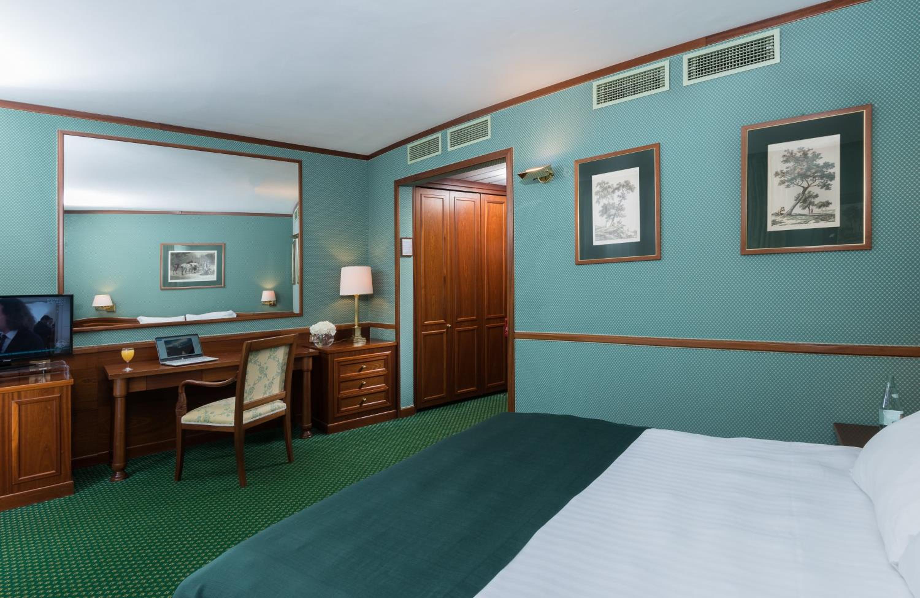 غرفة سوبيريور ثلاثية بسرير كوين وسرير فردي، Leonardo Hotel Milan City Center 5/6