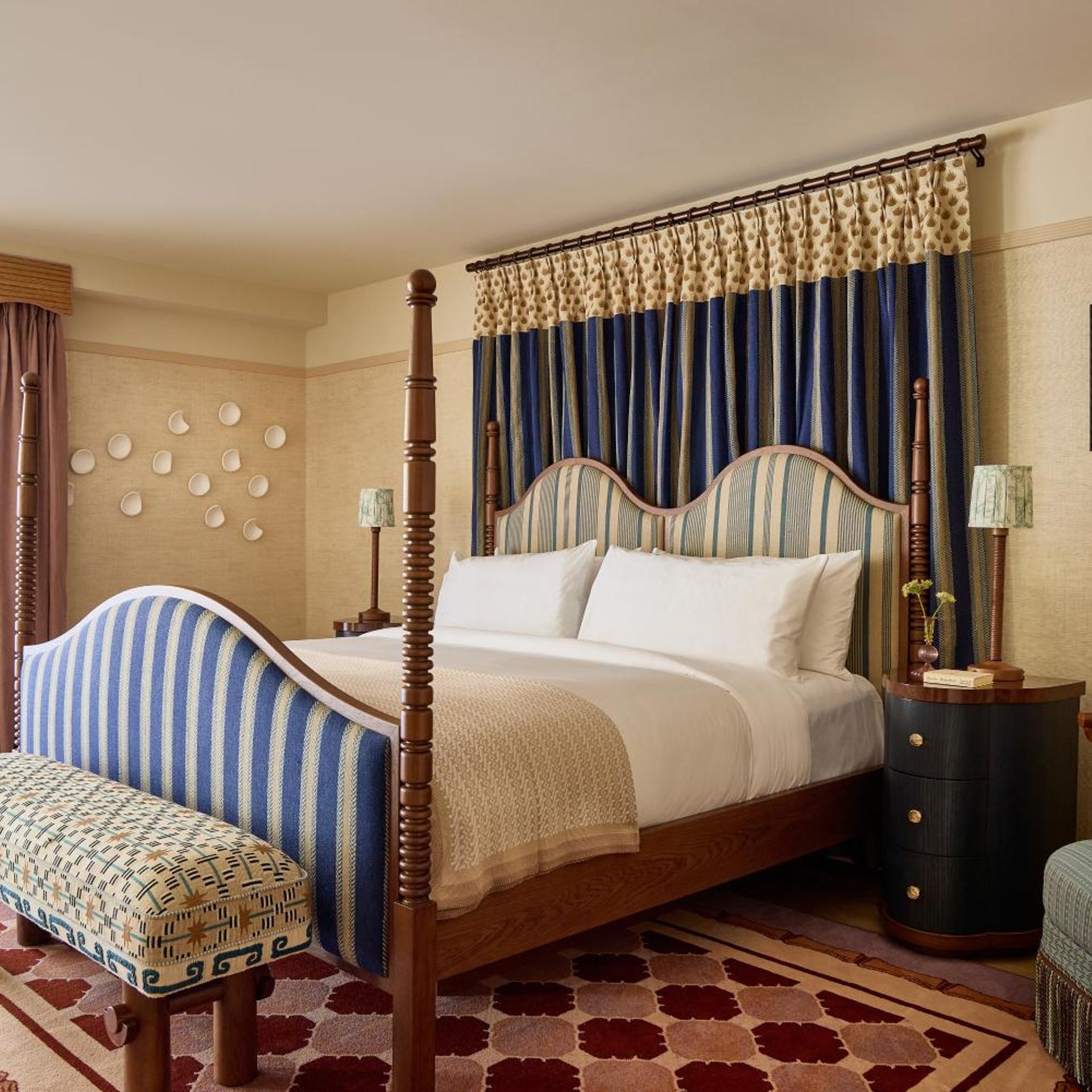 Signature, Harbor, King Bed