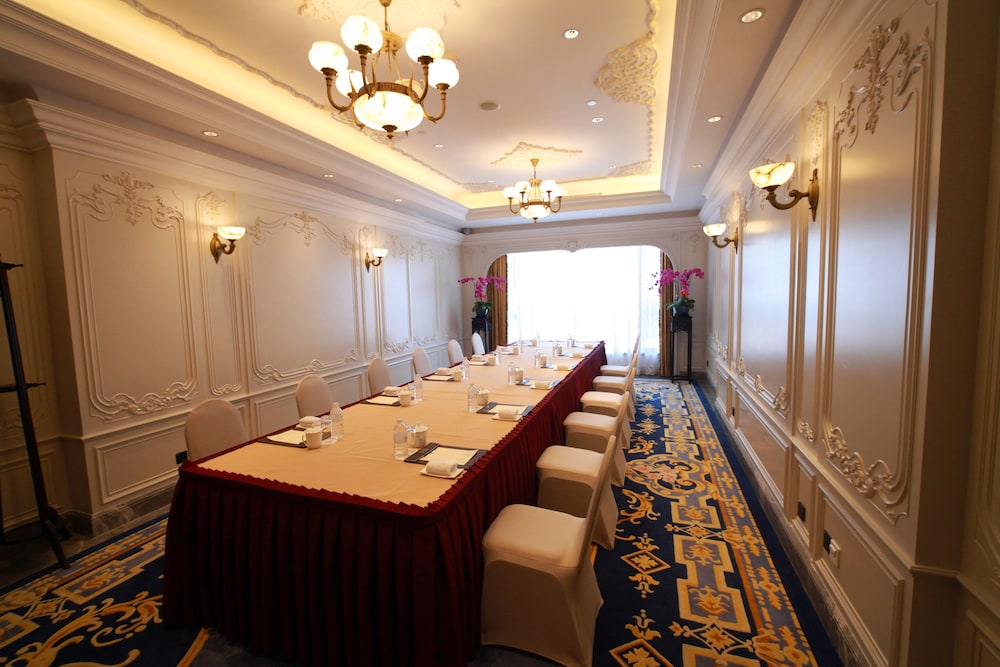 Shanghai Donghu Hotel 53/62