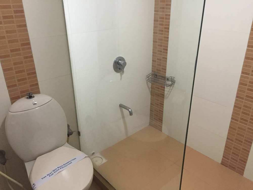 PLATINUM INN HOTEL 45/46