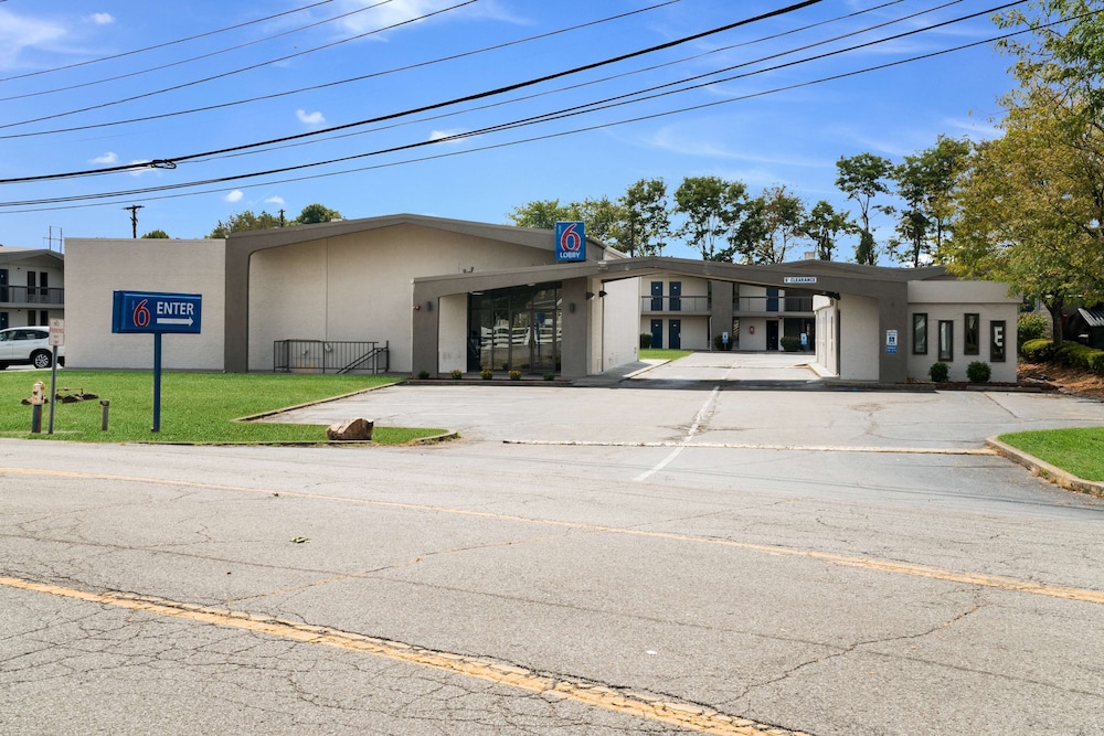 Motel6 Lexington, KY - Airport 32/36