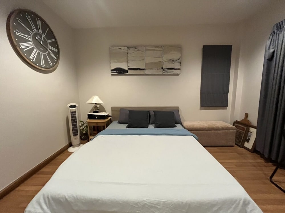 Autta House 7/50