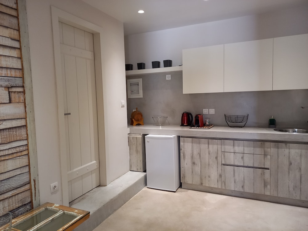 Core Luxury Suites 8/55