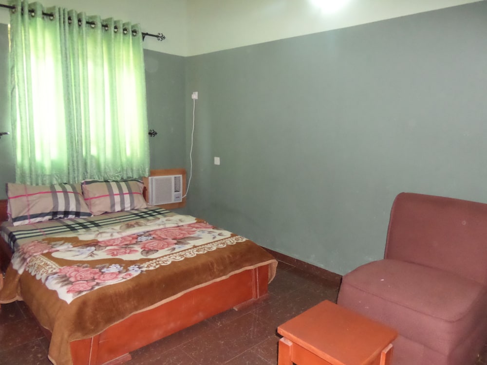 Tajmahal Hotels Annex 8/12