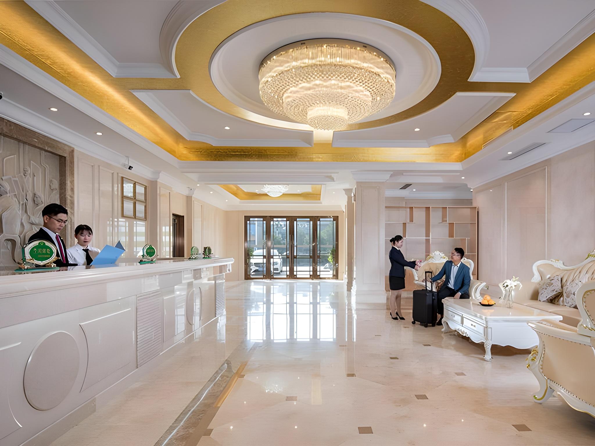 Vienna Hotel (Guangzhou Huangpu Free Trade Zone Xiayuan Subway Station) 4/38