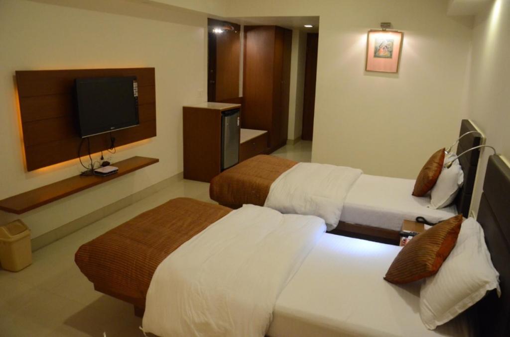 Hotel Yuvraj 20/35
