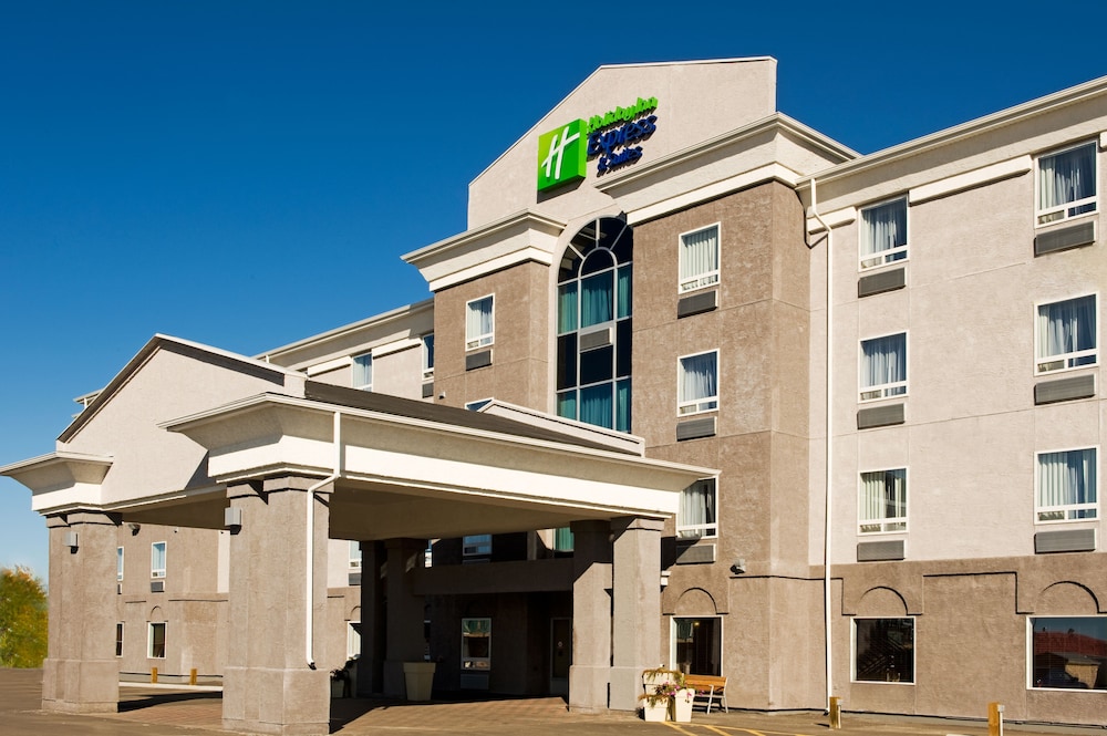 Ramada by Wyndham Prince Albert 1/52