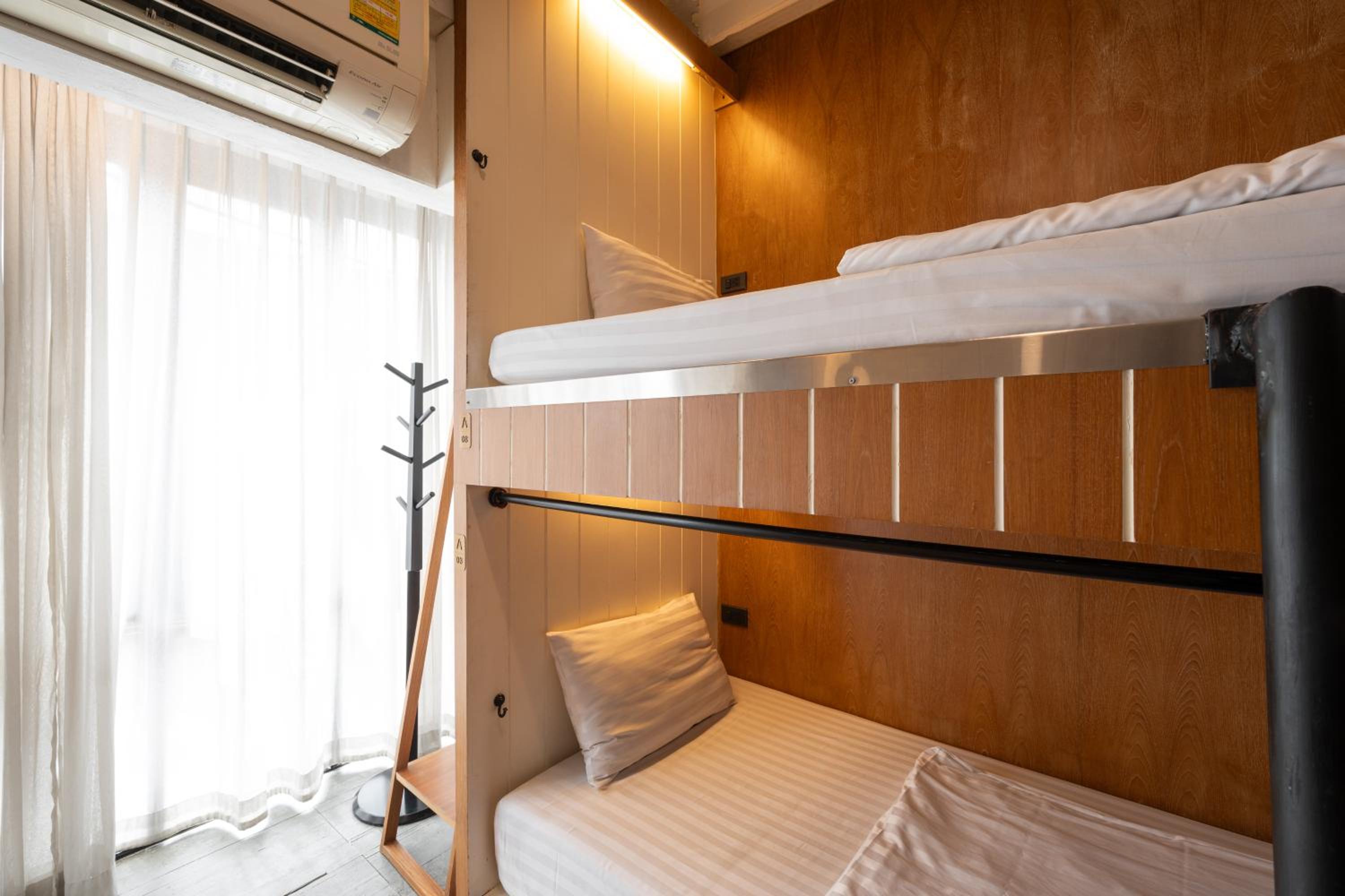 Bed Addict Hostel X Cafe 7/63
