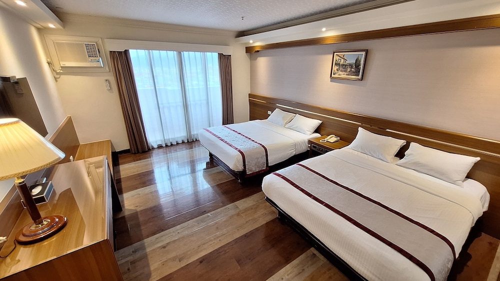 Cheng Pao Hotel 11/64