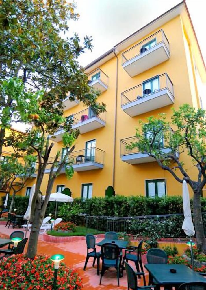 Hotel Astoria Sorrento 35/39