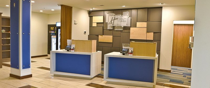 Holiday Inn Express Mccomb 8/53