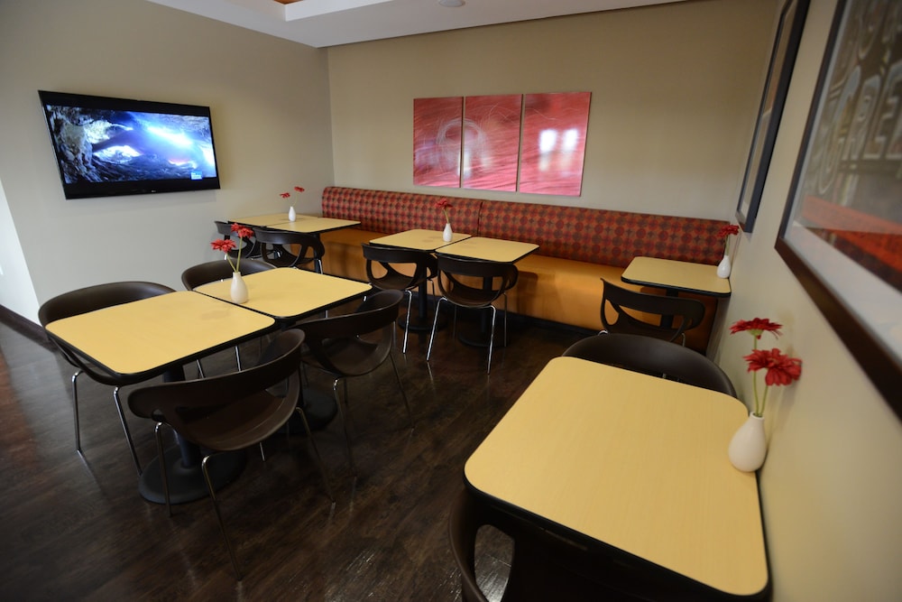 TOWNEPLACE SUITES BOWLING GREEN 24/44