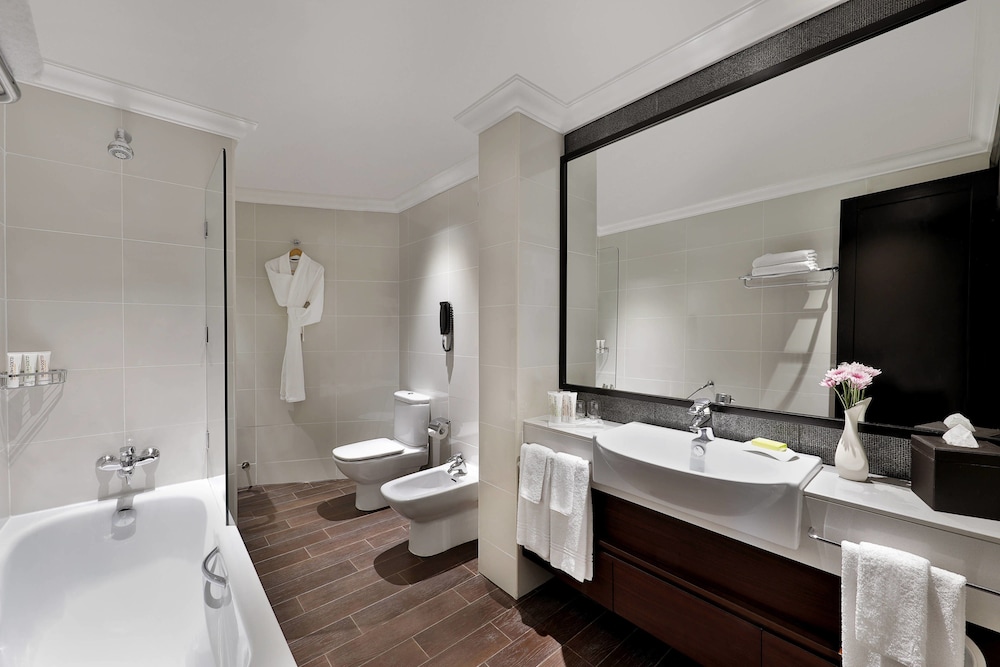 Le Meridien Mina Seyahi Beach Resort & Waterpark 16/53