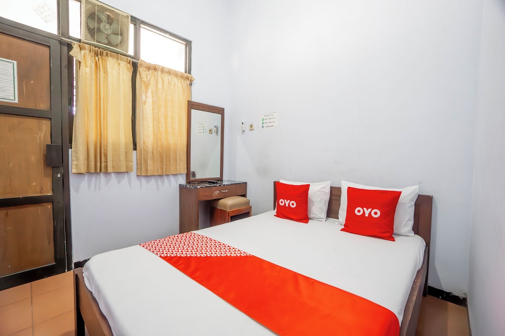 Hotel O Central Madiun Near Stasiun Kota Madiun 25/36