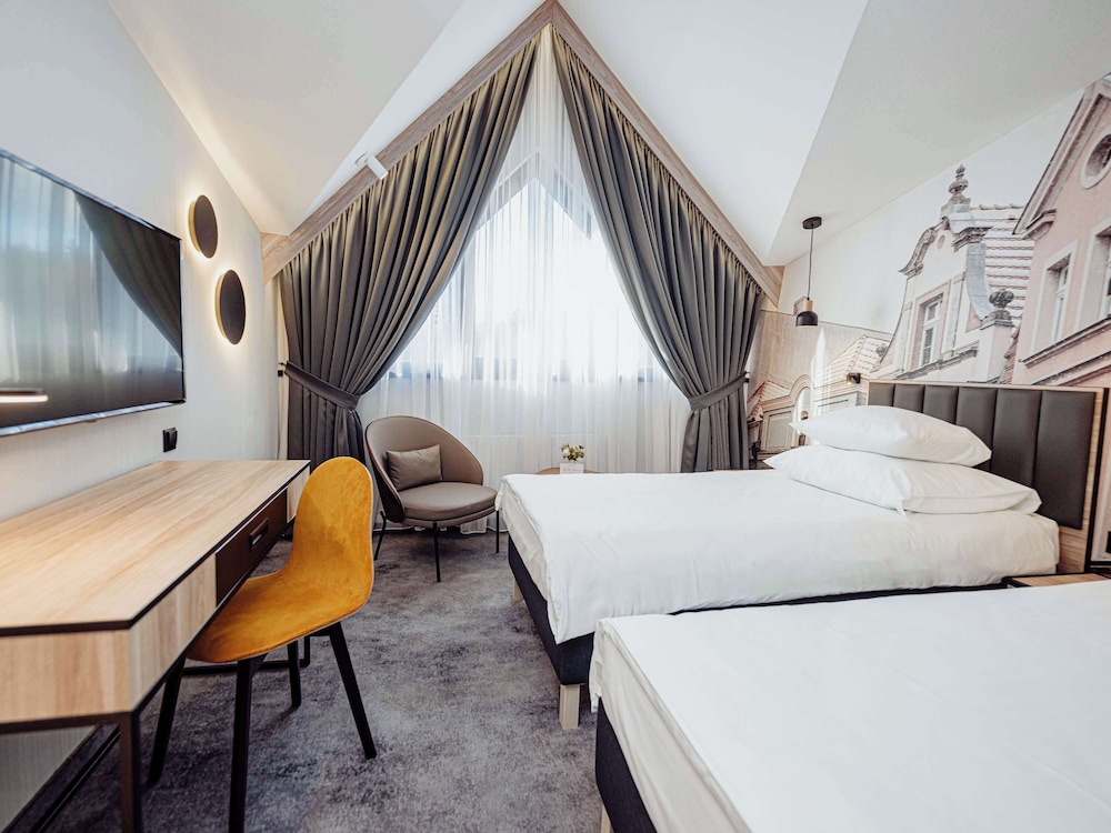MERCURE JELENIA GORA 12/50