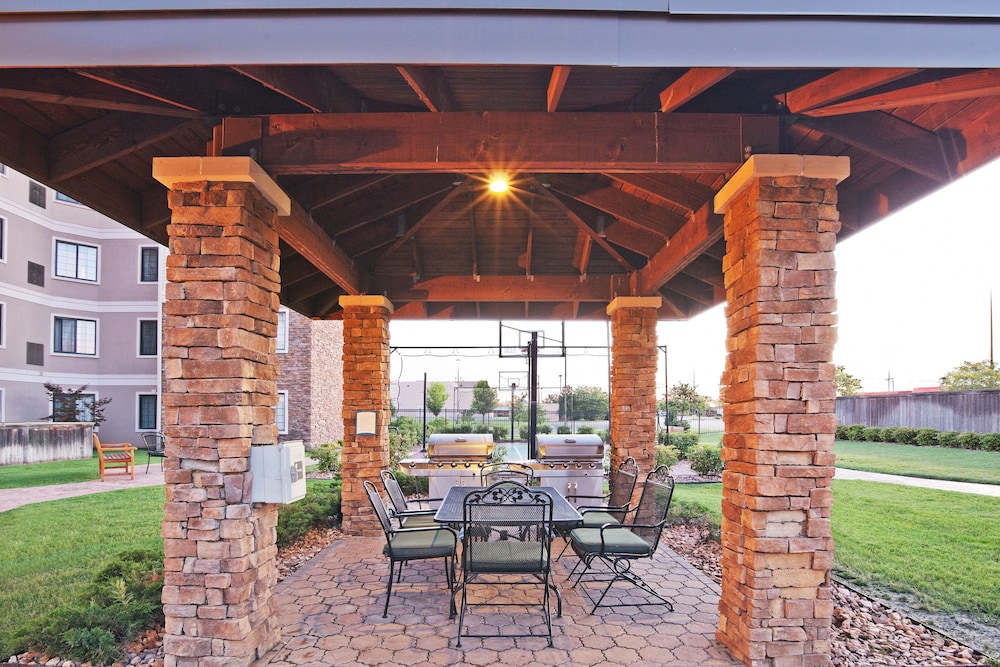 Staybridge Suites Tulsa-Woodland Hills 11/56
